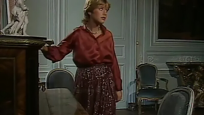 Retro franceză: îmbrăcămintea intimă a Charlottei într-un film clasic din 1982