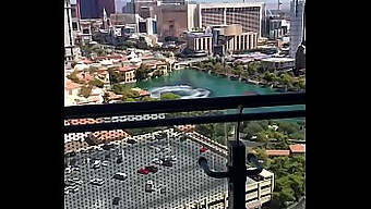 Amatör Beyaz Kaltak, Vegas'Ta Şişman Siyah Adam Tarafından Derinlemesine Boğazına Alınıyor