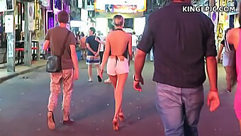 Tajka turystka seksualna spotyka drobną nastolatkę w Pattaya.