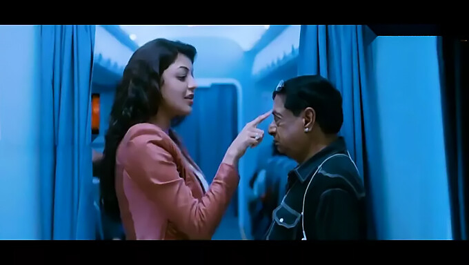 การยกย่องการแสดงที่เต็มไปด้วยน้ํากามของ Kajal Agarwal