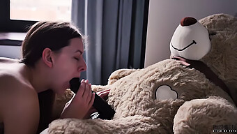 Le Buffonate Del Dormitorio Di Stefanie Knight: Una Collezione Tv Di Plushies!