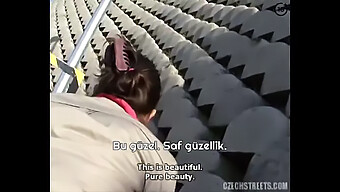 Türk Genç Kızın Sakso Çektiği Ve Analiz Ettiği Hd Video