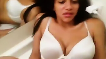 Mms Filtrado De Una Sexy Estrella De Bollywood En Traje De Baño